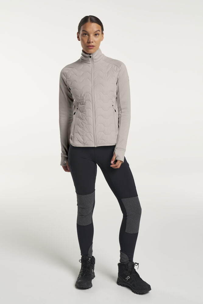 Tenson TXlite Hybrid Jacket Damen in Sand (718), getragen