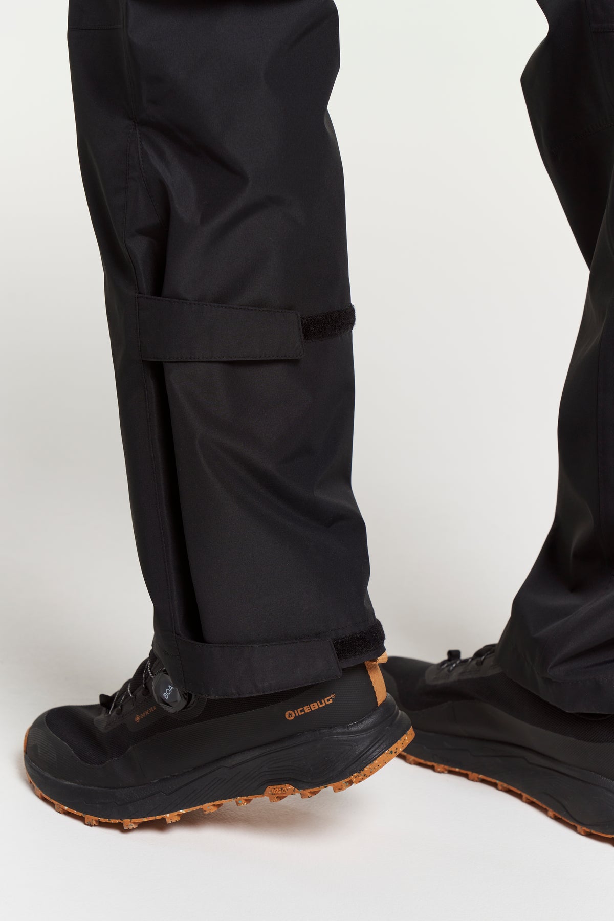 Tenson Winga Rain Pants Women Schwarz, Produktansicht
