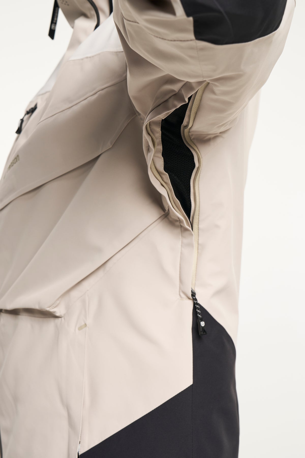 Tenson Aeron Ski Jacket Men Sand, Produktansicht