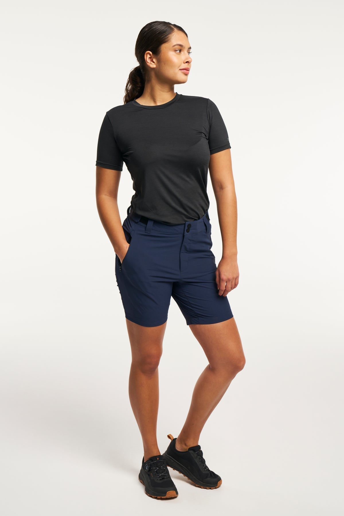 Tenson TXlite Stretch Shorts Women Dunkelmarineblau, Produktansicht