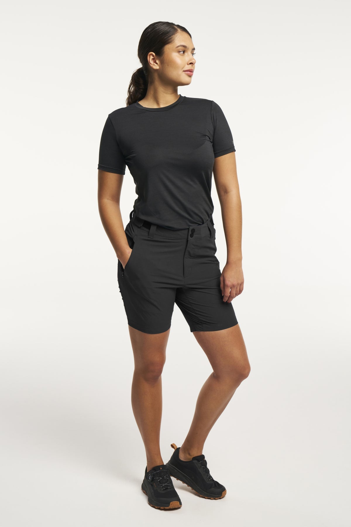 Tenson TXlite Stretch Shorts Women Schwarz, Produktansicht