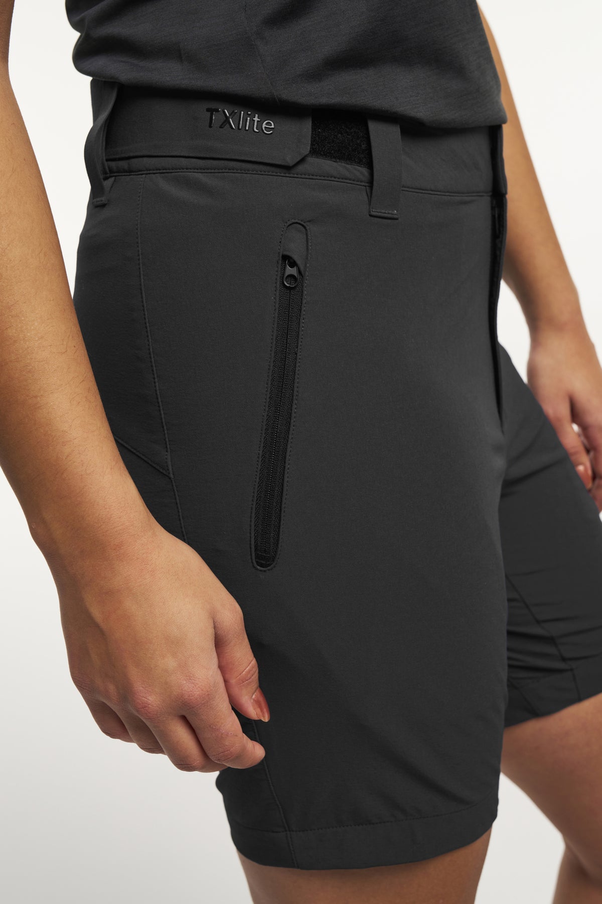 Tenson TXlite Stretch Shorts Women Schwarz, Produktansicht