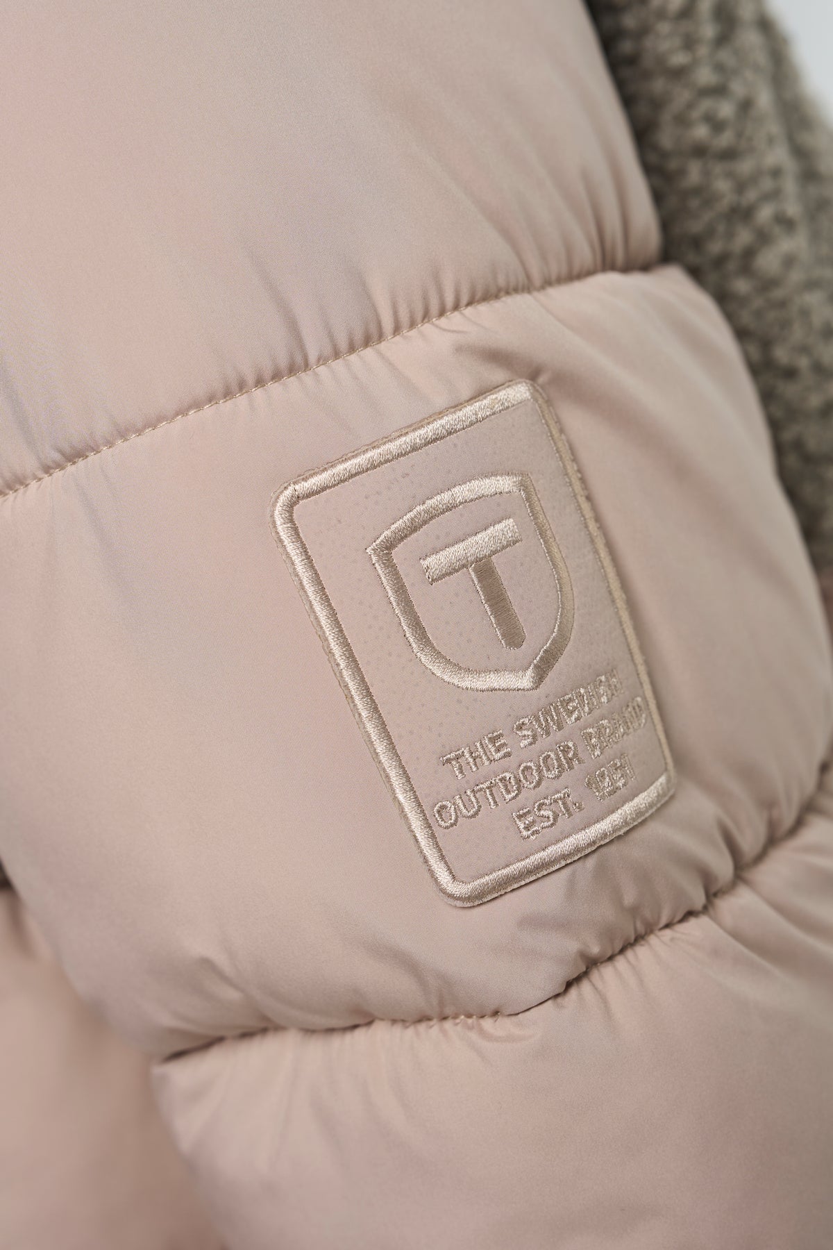 Tenson Kenun Hybrid Jacket Women Sand, Produktansicht