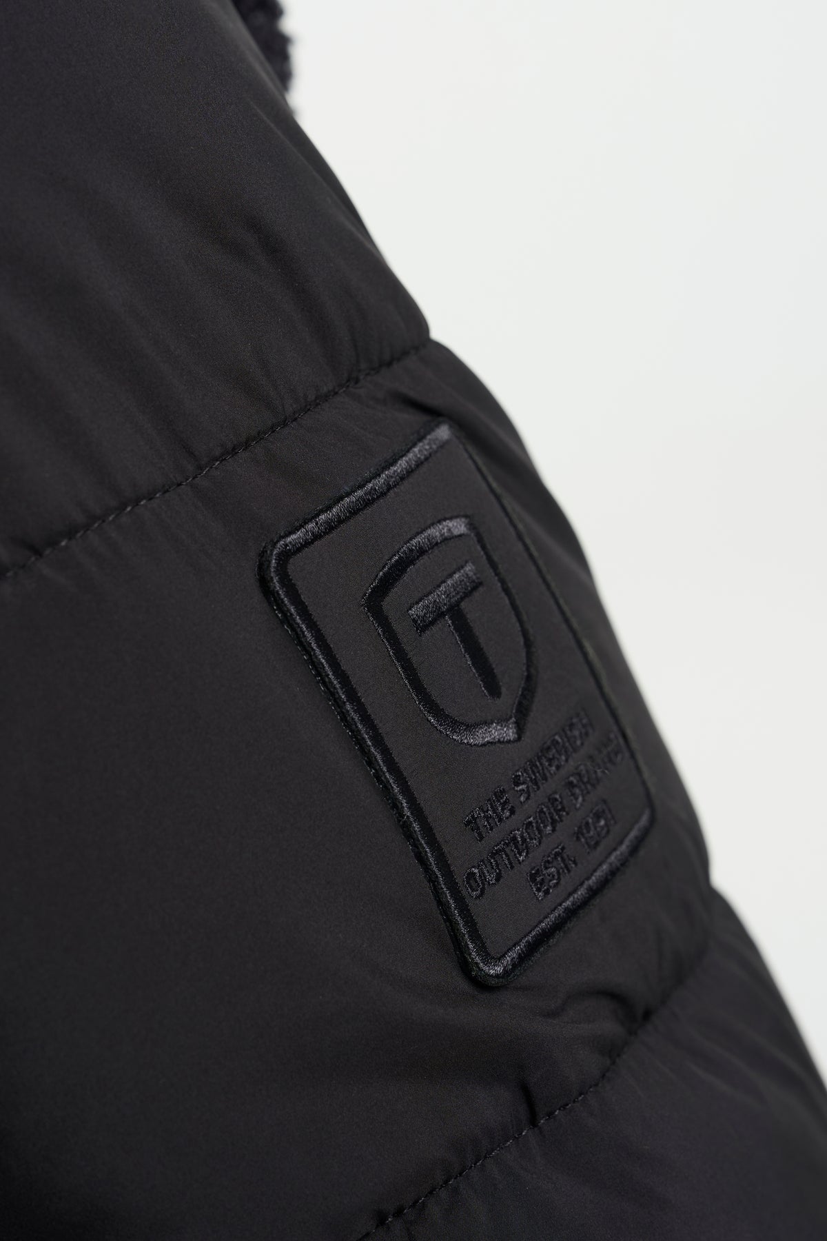 Tenson Kenun Hybrid Jacket Women Schwarz, Produktansicht