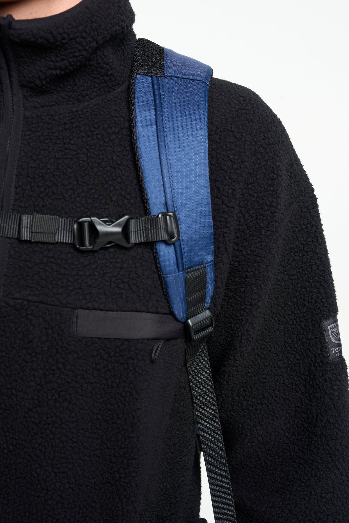 Tenson Camper Roll-Top Backpack 20/29 L Dunkelmarineblau, Produktansicht