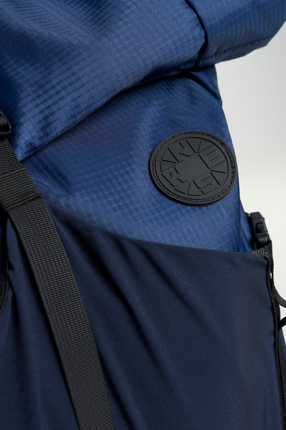 Tenson Camper Roll-Top Backpack 20/29 L Dunkelmarineblau, Produktansicht