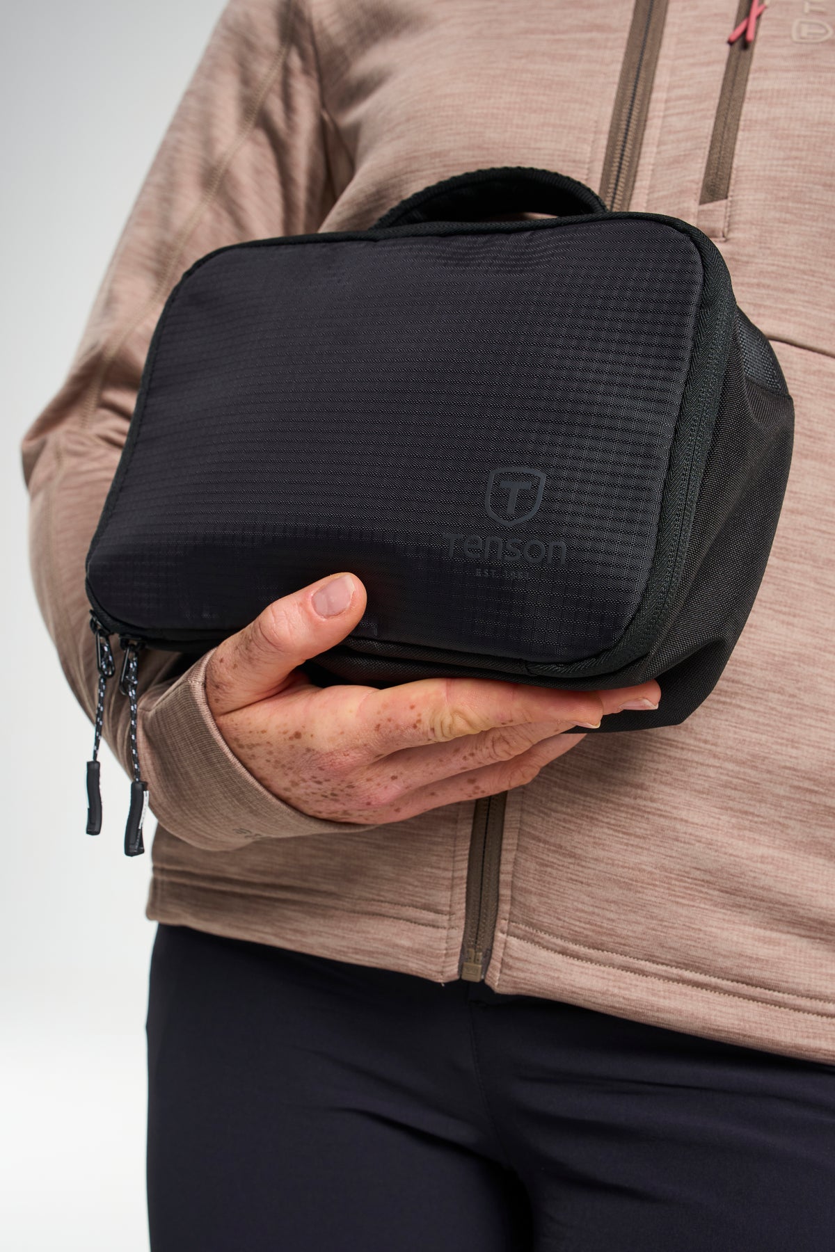 Tenson Square Toilet Bag Schwarz, Produktansicht