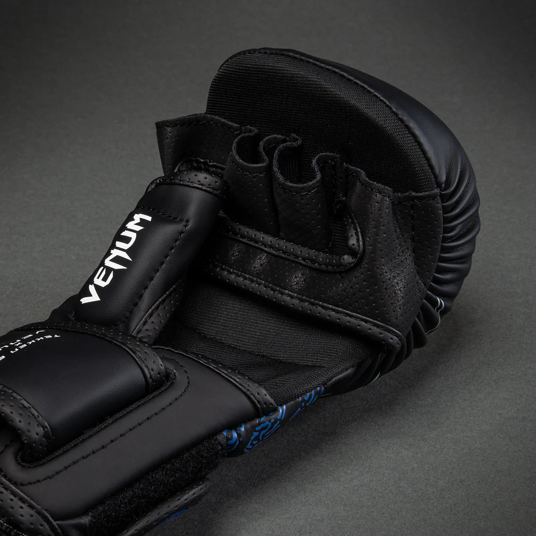 Venum - Tekken 2 MMA Sparring Gloves KING