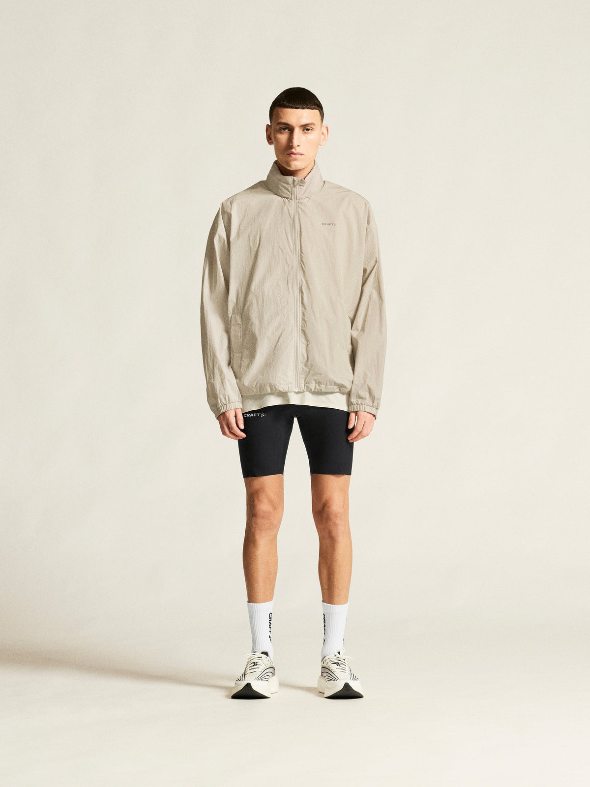Craft Hypervent Oversized Wind Jacket Herren in Sand, Detailansicht