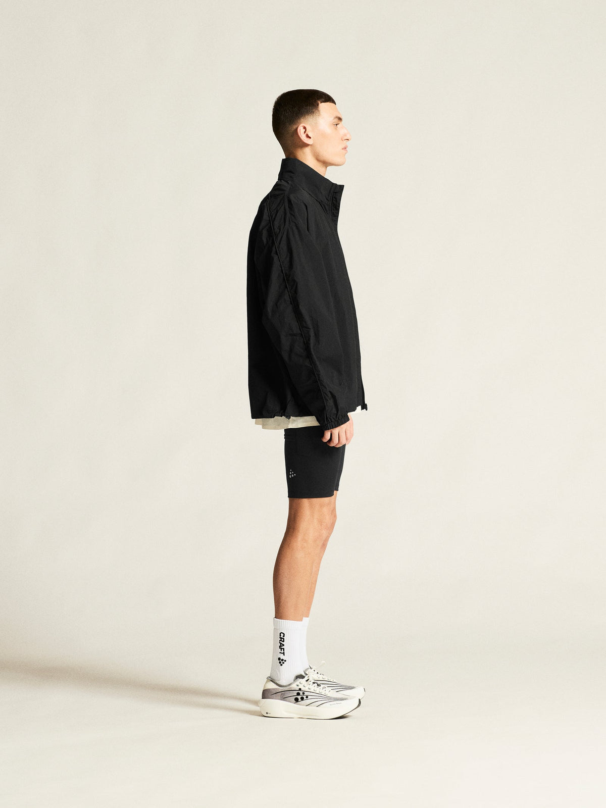 Craft Hypervent Oversized Wind Jacket Herren in Schwarz, Detailansicht