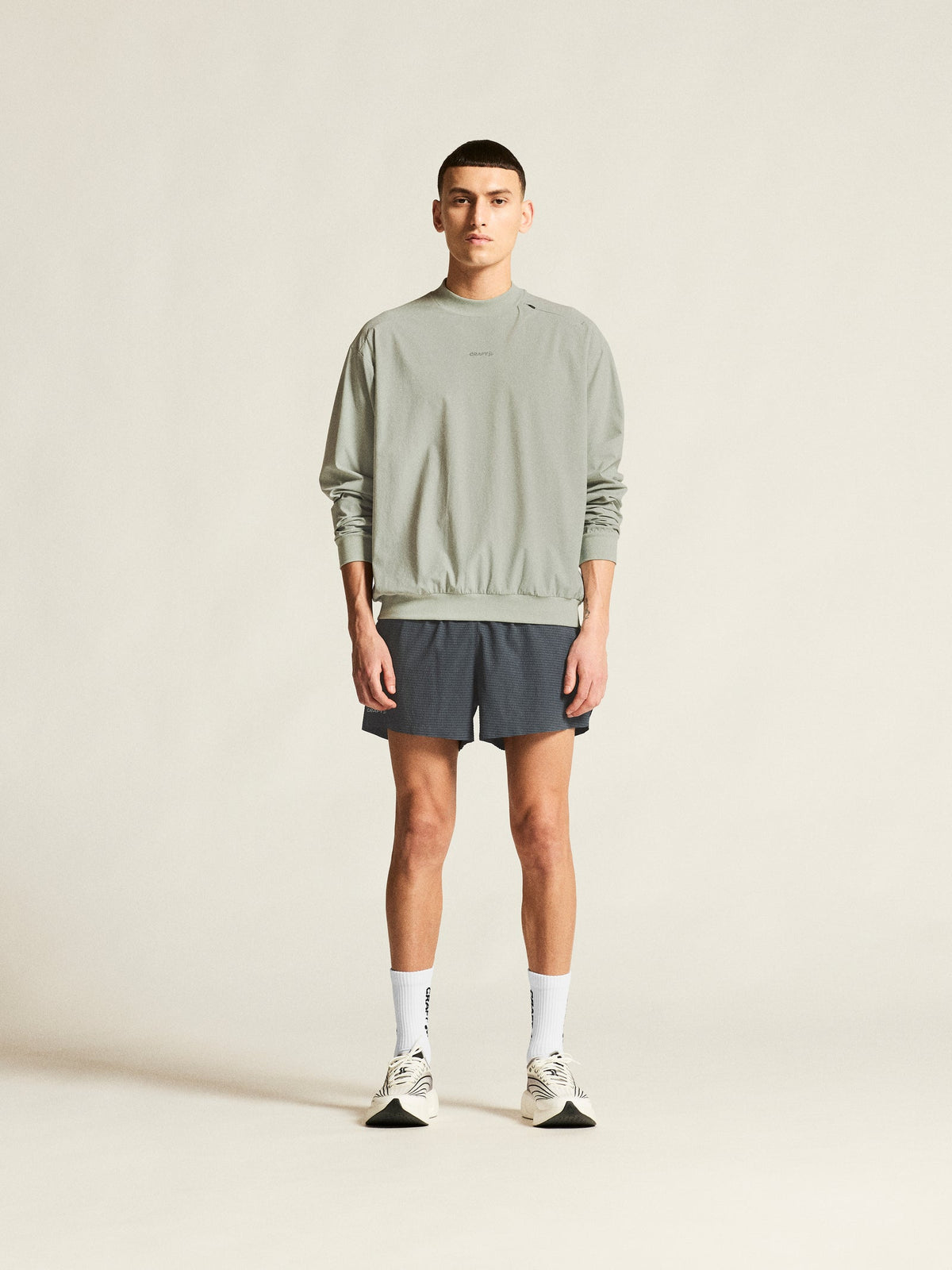 Craft Hypervent Wind Top Herren in Grau, Detailansicht