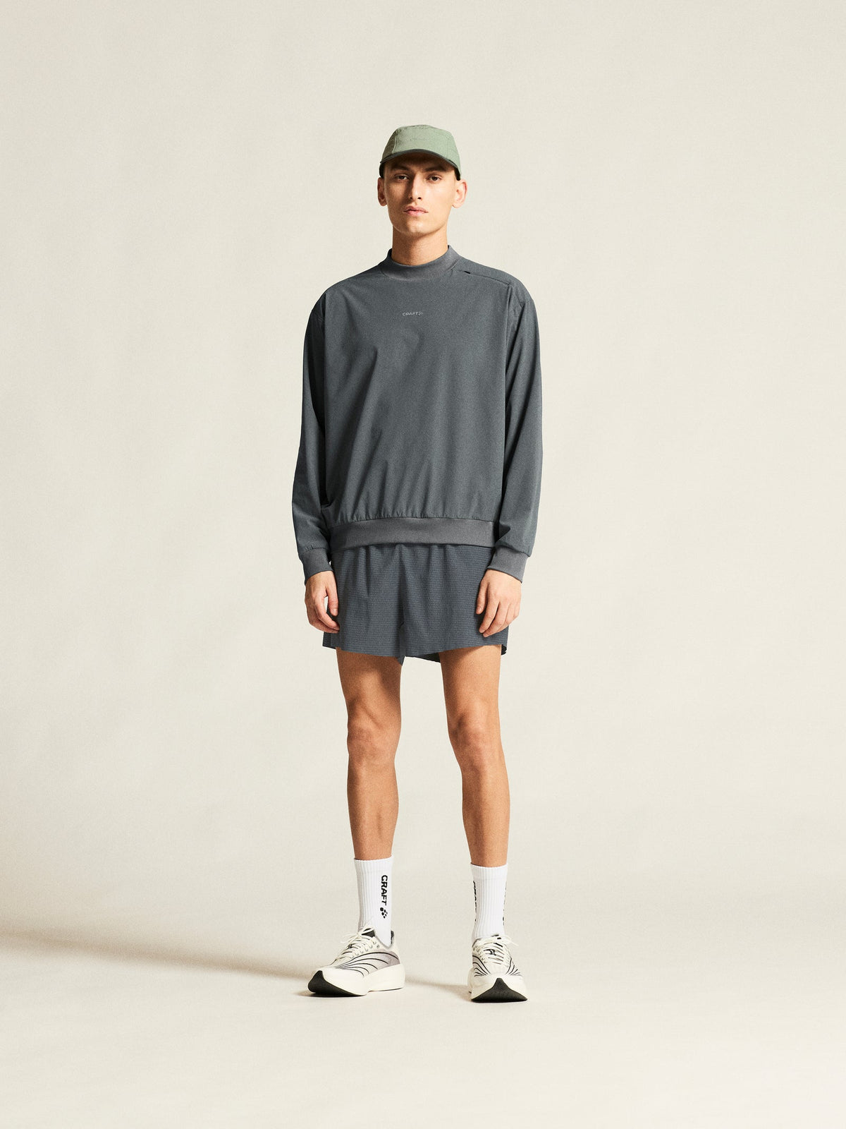 Craft Hypervent Wind Top Herren in Grau, Detailansicht