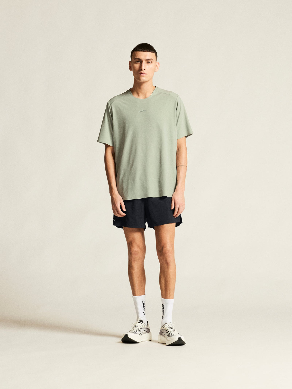 Craft Hypervent Tee Herren in Grau, Detailansicht