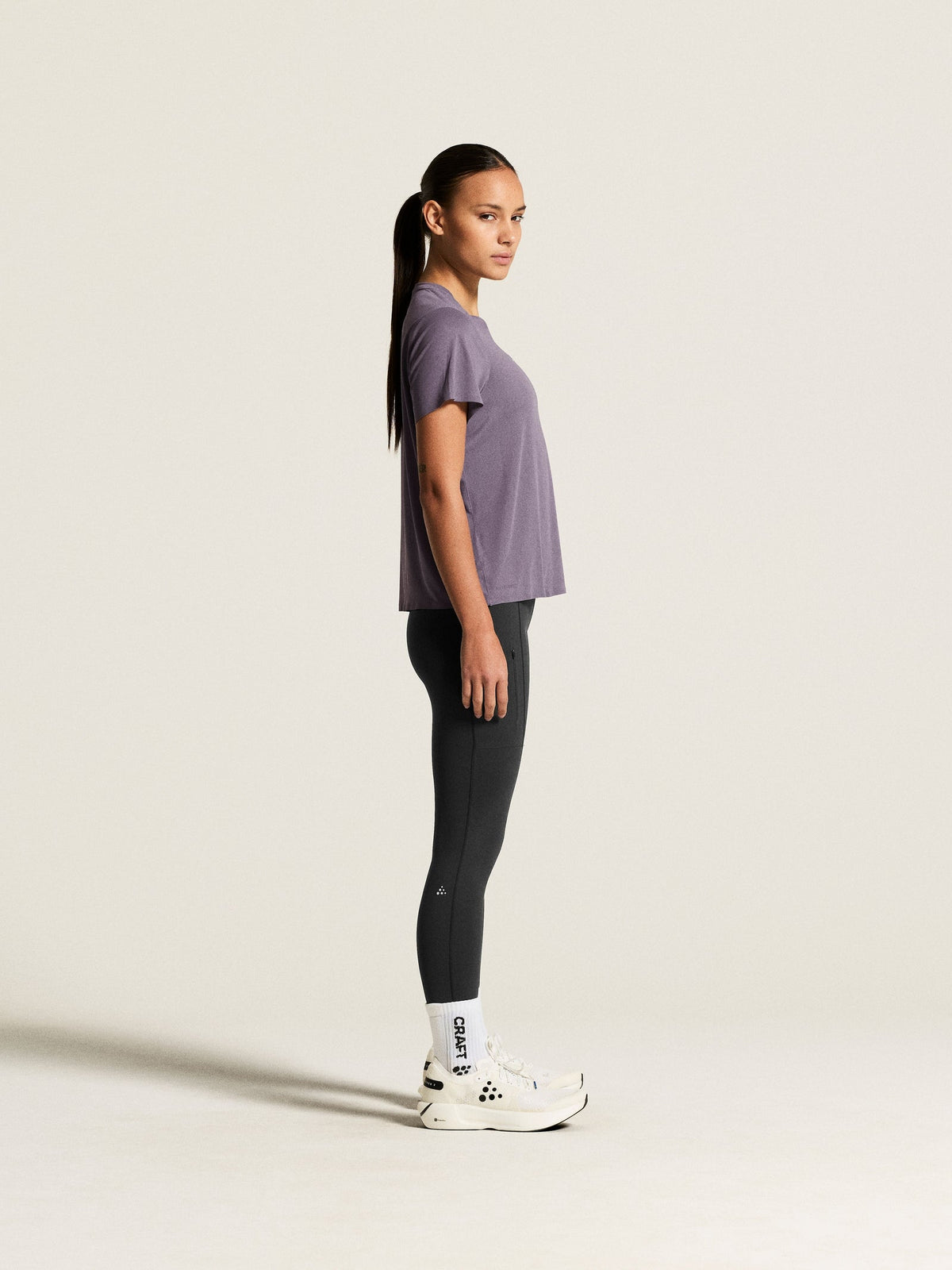 Craft Hypervent Tee Damen in Violett, Detailansicht