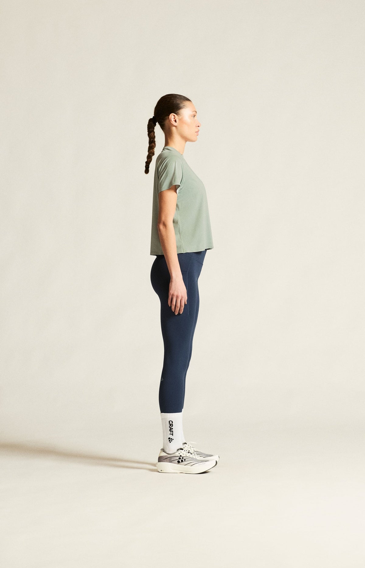 Craft Hypervent Tee Damen in Grau, Detailansicht