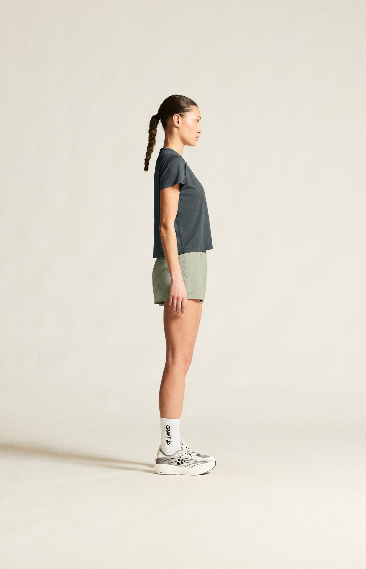 Craft Hypervent Tee Damen in Grau, Detailansicht