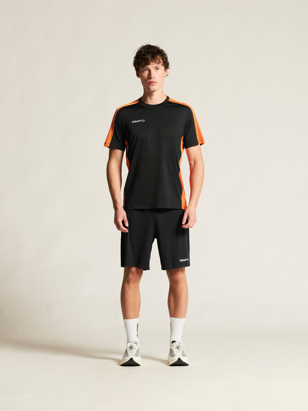 Craft Evolve 2.0 Contrast Jersey Herren in Schwarz/Orange, Detailansicht
