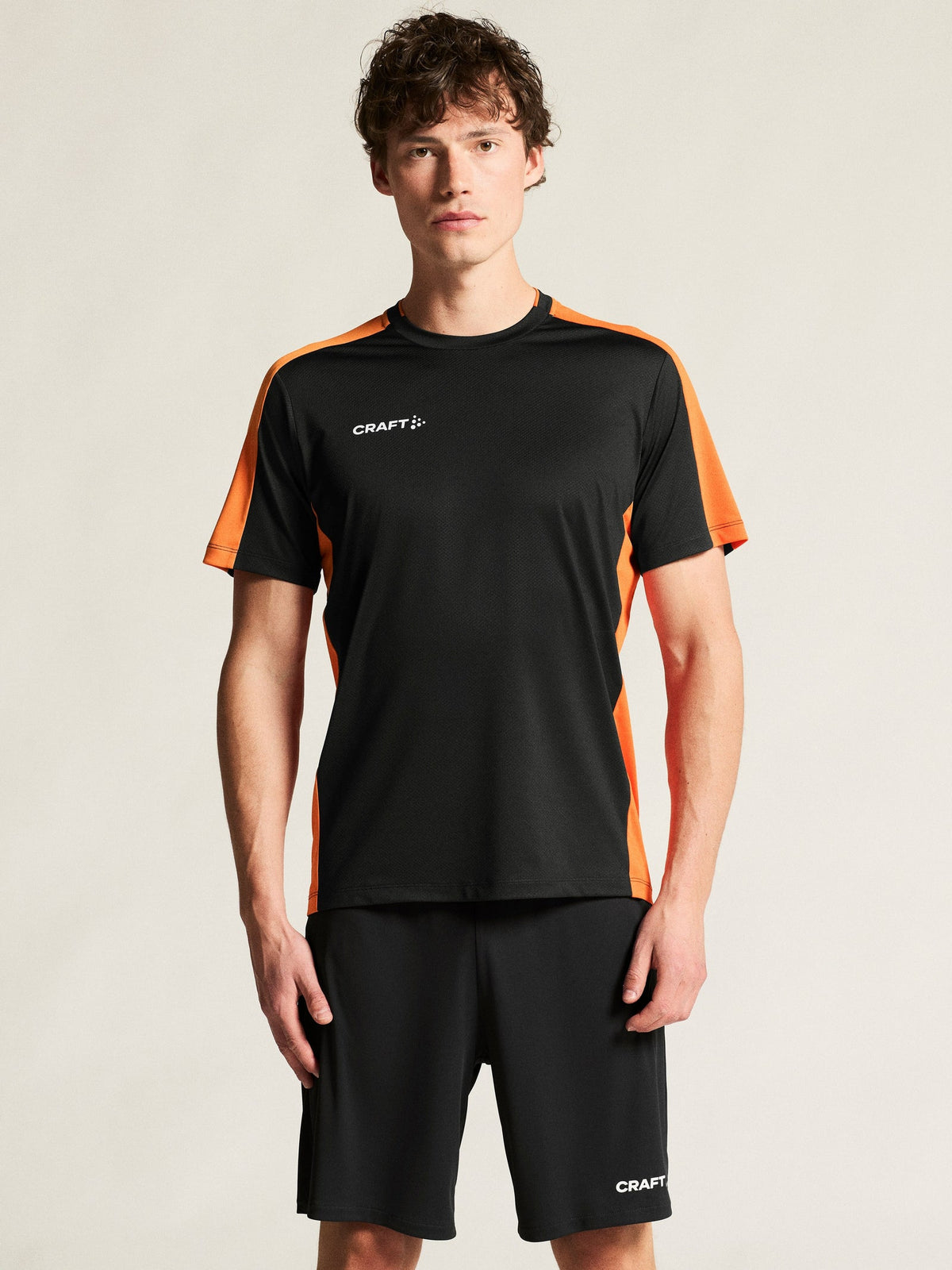 Craft Evolve 2.0 Contrast Jersey Herren in Schwarz/Orange, Detailansicht