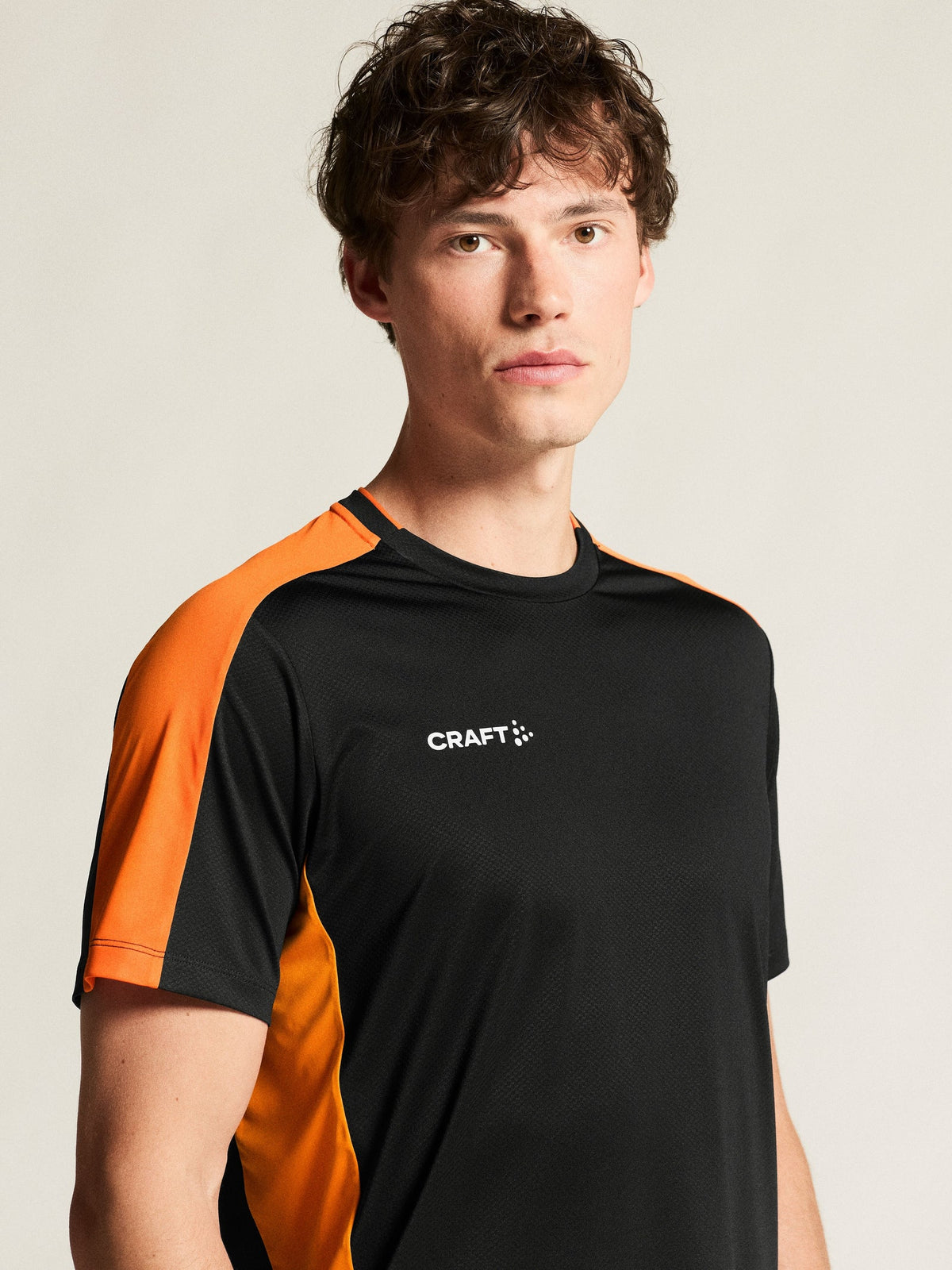 Craft Evolve 2.0 Contrast Jersey Herren in Schwarz/Orange, Detailansicht