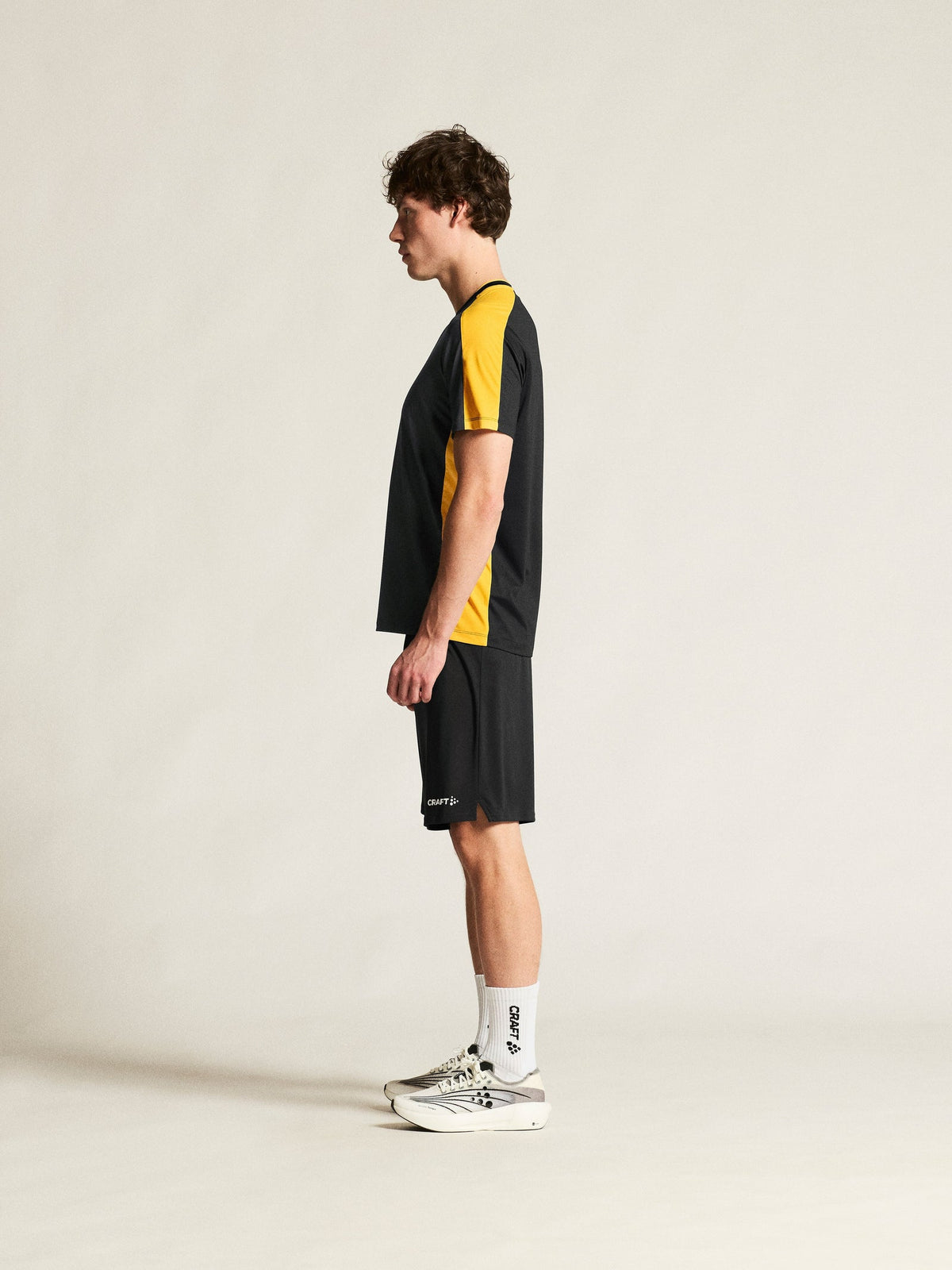 Craft Evolve 2.0 Contrast Jersey Herren in Schwarz/Gelb, Detailansicht