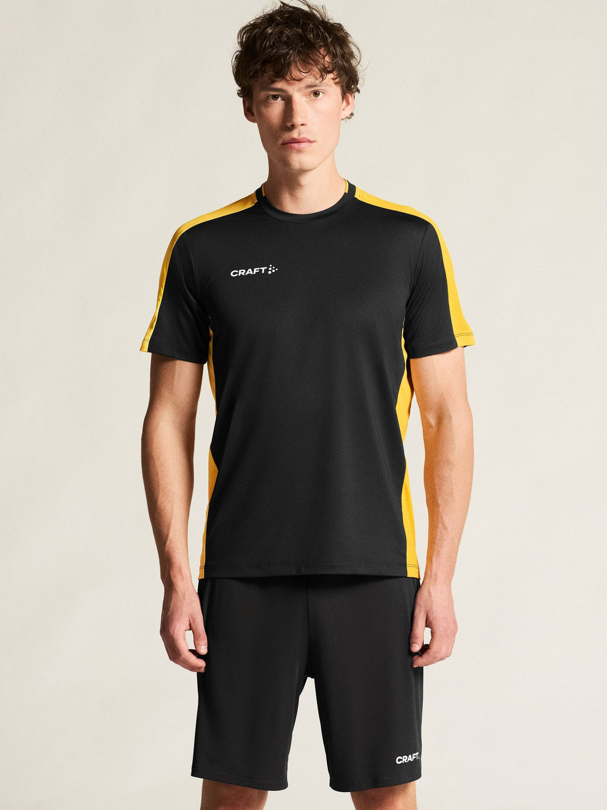 Craft Evolve 2.0 Contrast Jersey Herren in Schwarz/Gelb, Detailansicht