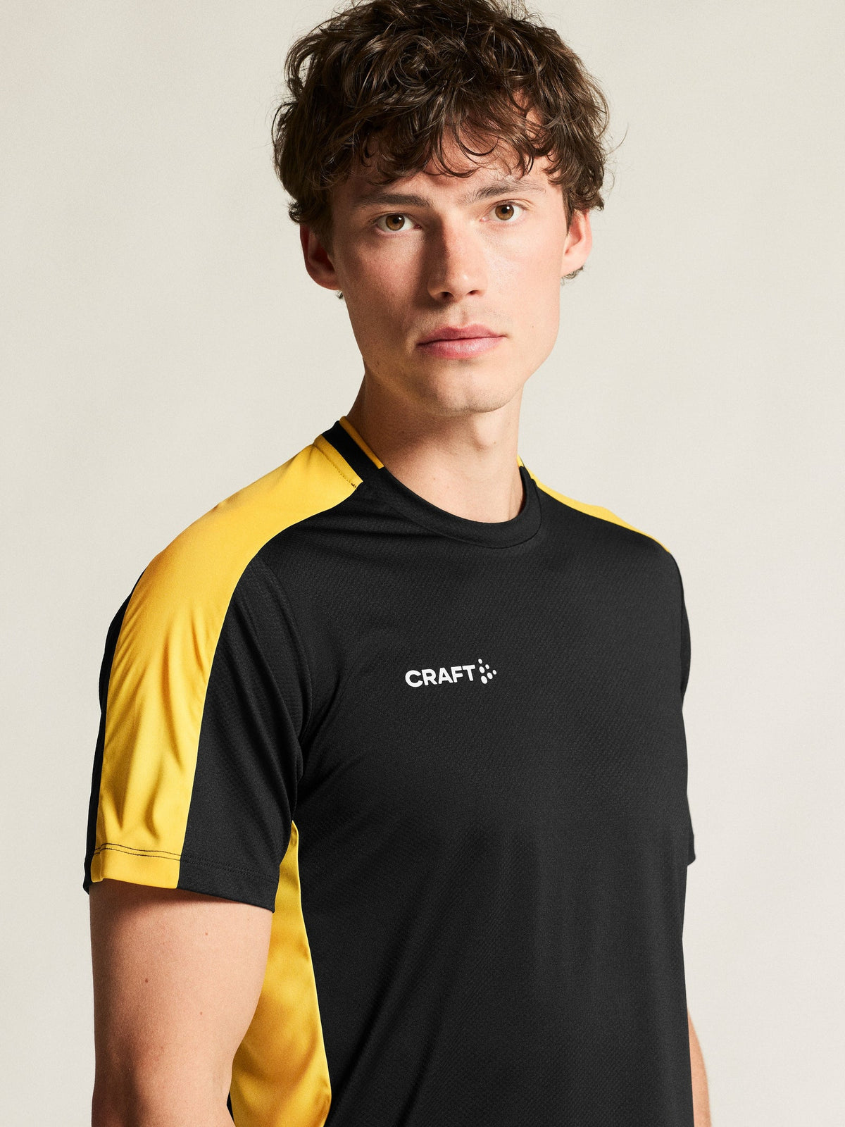 Craft Evolve 2.0 Contrast Jersey Herren in Schwarz/Gelb, Detailansicht