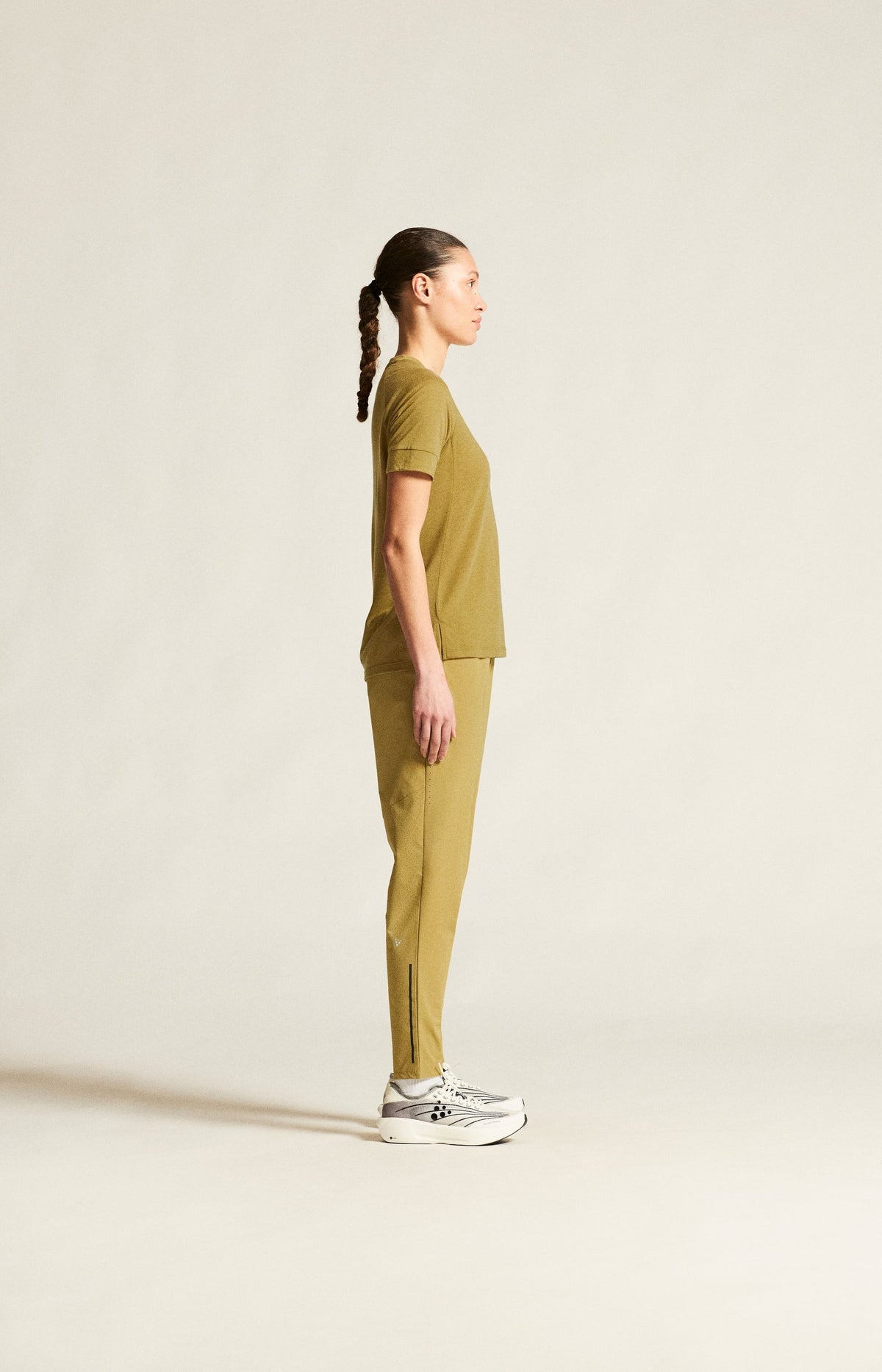Craft Essence Training Pants 3 Damen in Khaki, Detailansicht